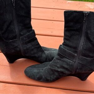 Elegant, Vintage Black Suede Ankle Boots